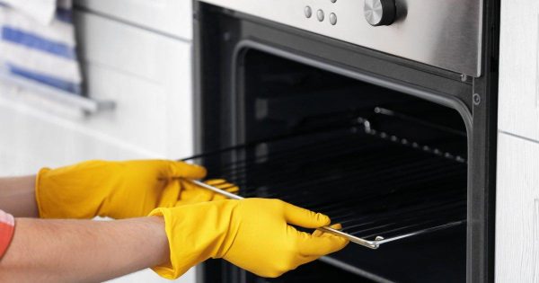 Oven cleaning service