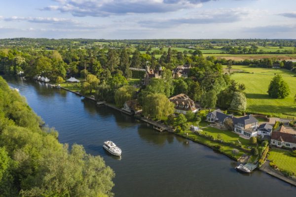 Thames boat hire