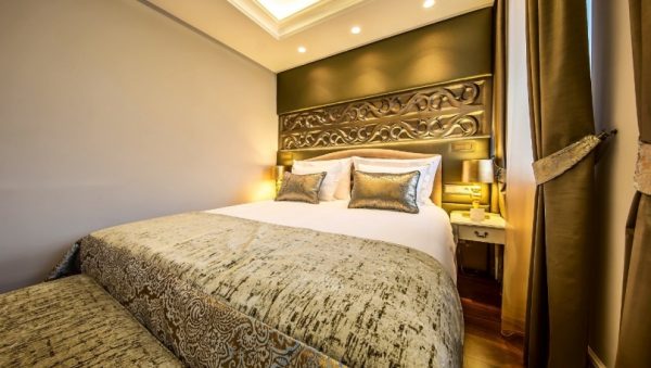 One night stay for 2 people (gift voucher)
