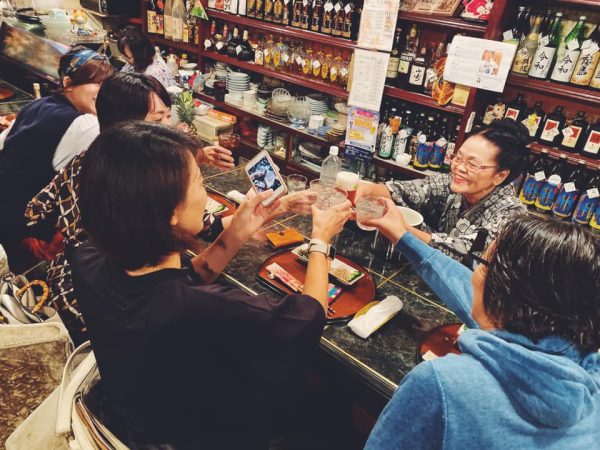 Japanese “Snack” Bar Hopping Tour for Real Local Nightlife in Shimbashi, Tokyo!