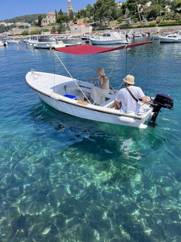 Jugoplastika motorboat (Boat 5Hp Pasara), Hvar